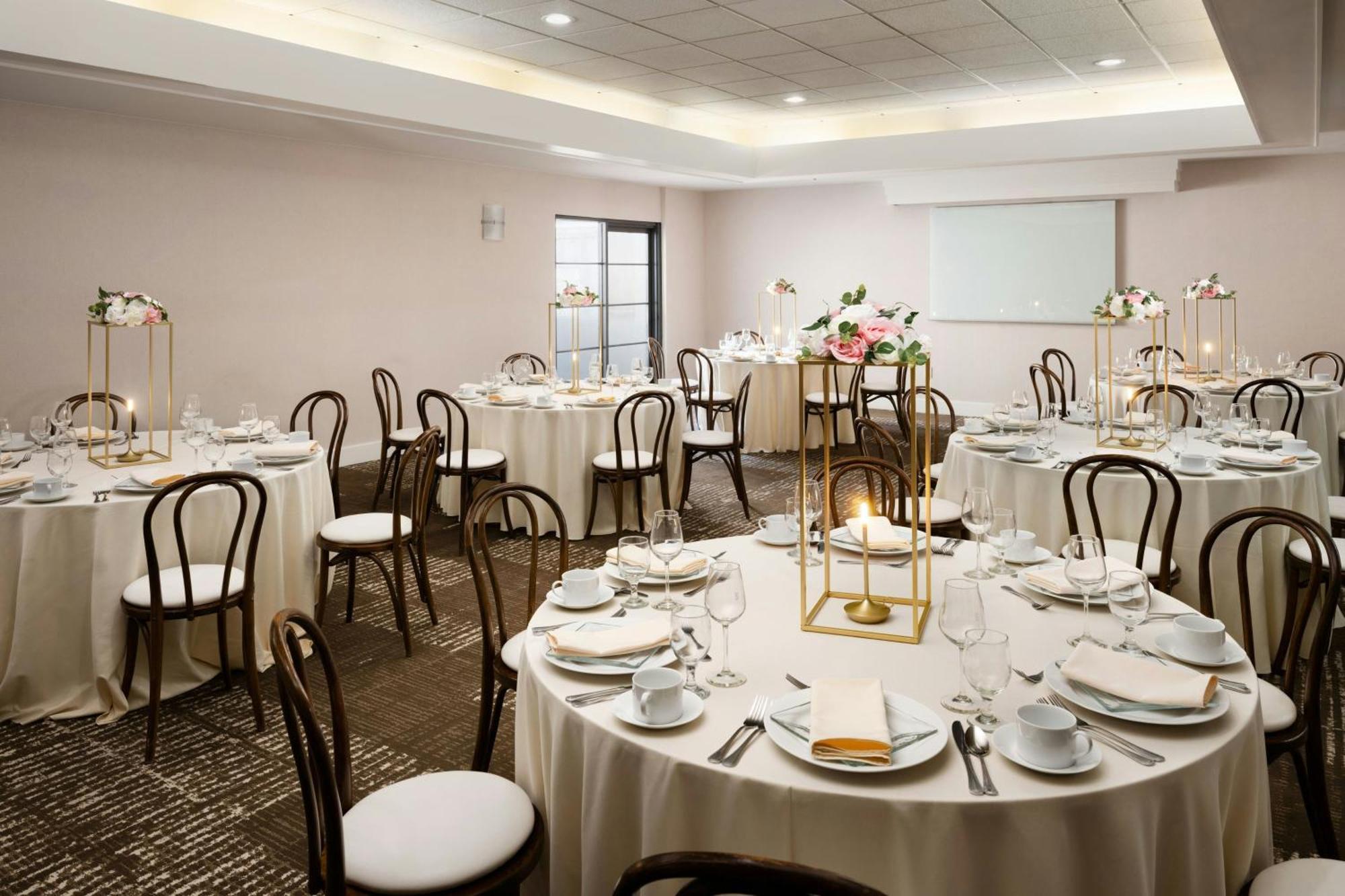 Courtyard By Marriott Los Angeles Pasadena Old Town Exteriör bild