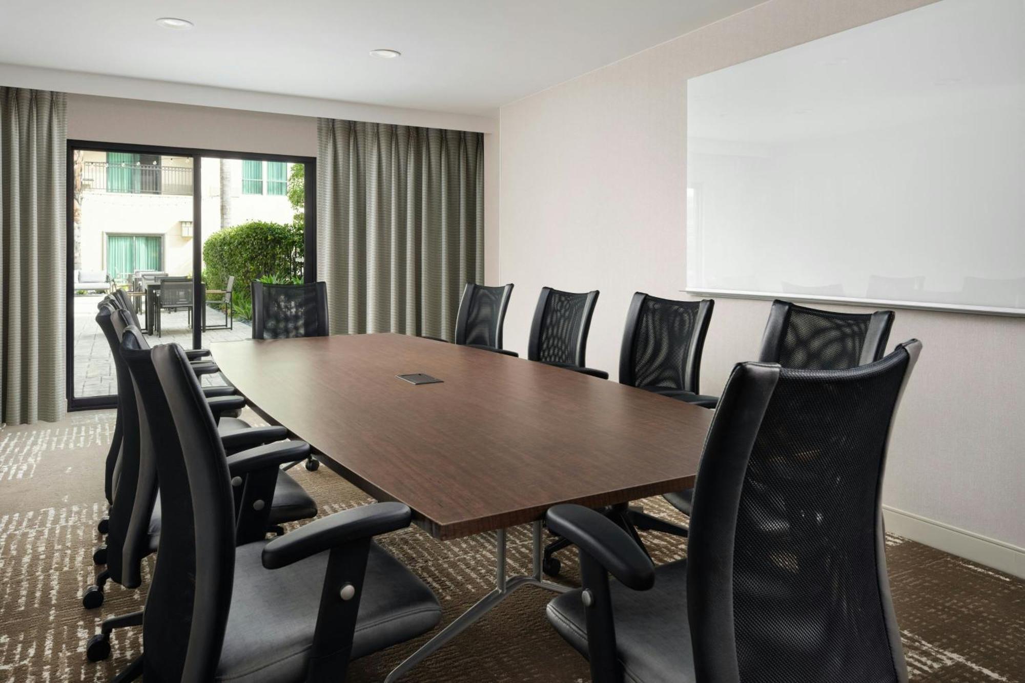 Courtyard By Marriott Los Angeles Pasadena Old Town Exteriör bild