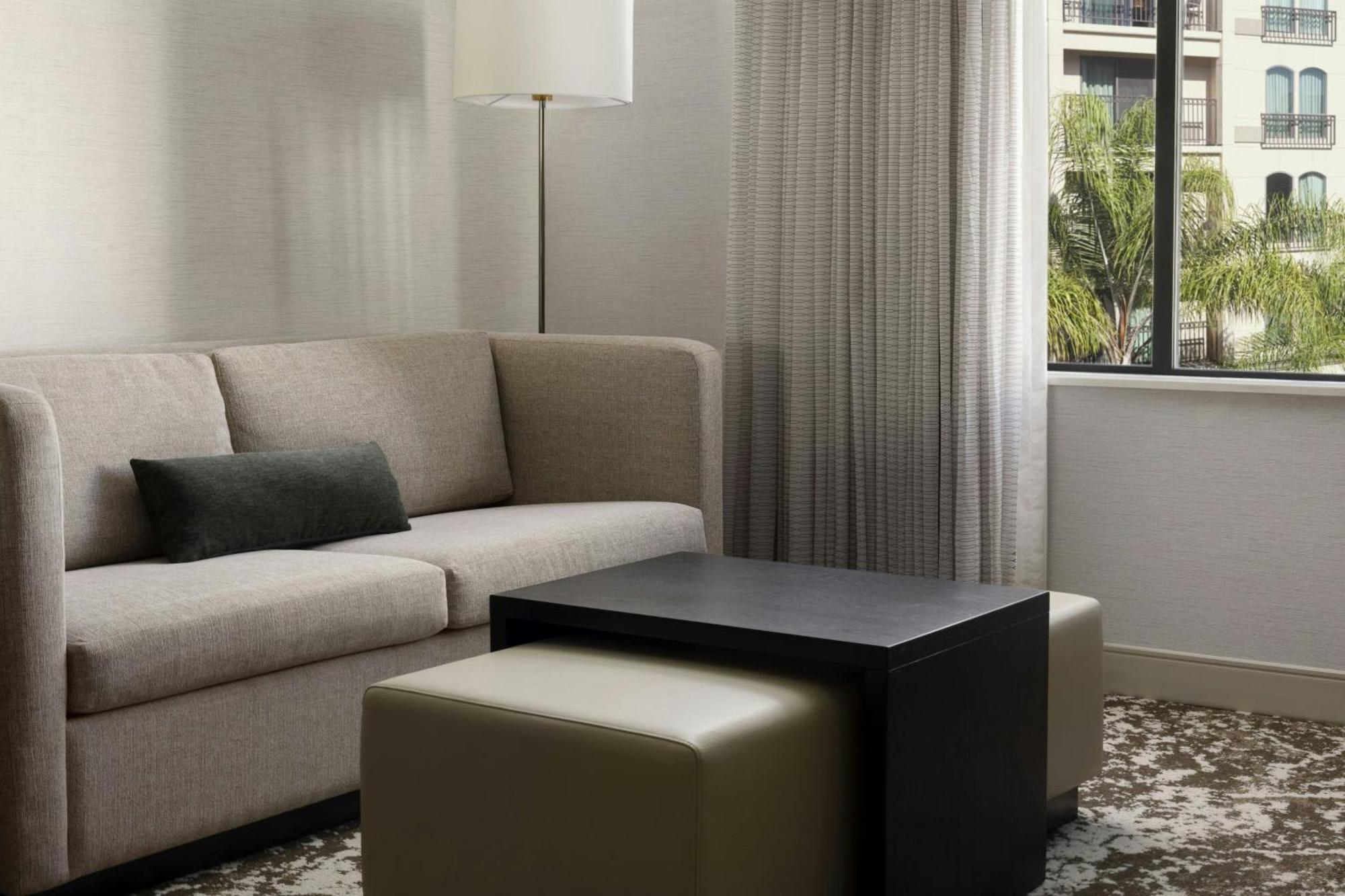 Courtyard By Marriott Los Angeles Pasadena Old Town Exteriör bild